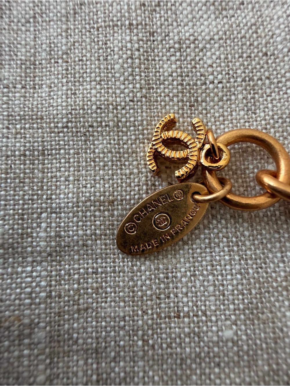 Vintage CHANEL Gold Double-Chain CC Logo Waist Belt - Picture 10 of 11